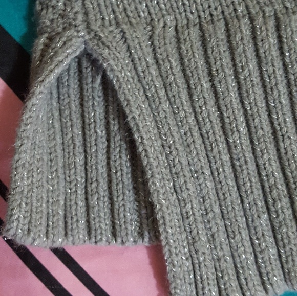 Sweater - Picture 3 of 5